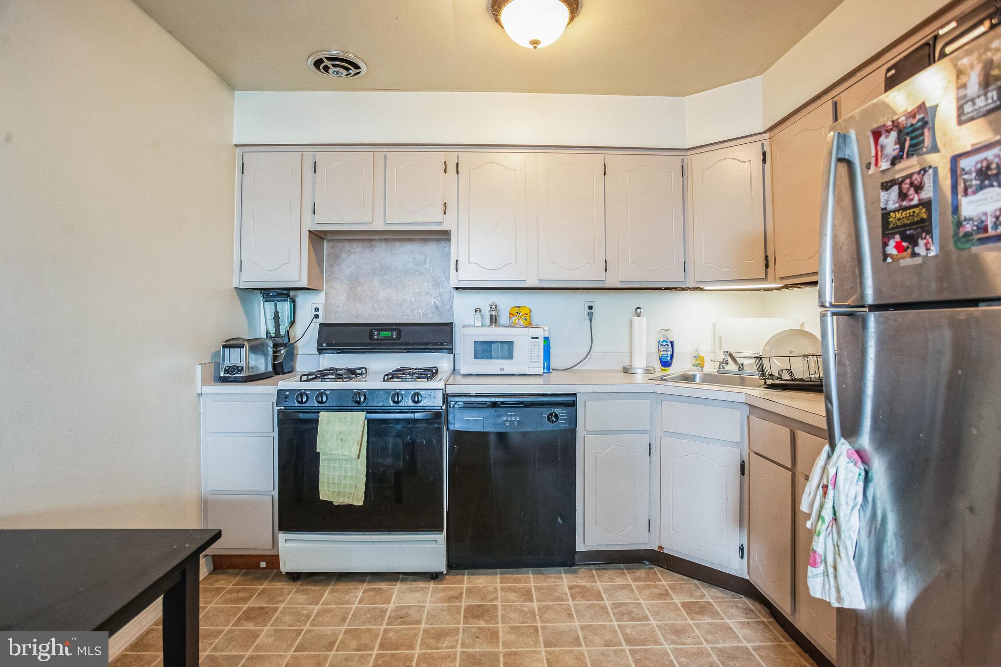 12069 Abby Road Philadelphia, PA 19154 - Photo 25 of 30 Second Floor - Kitchen