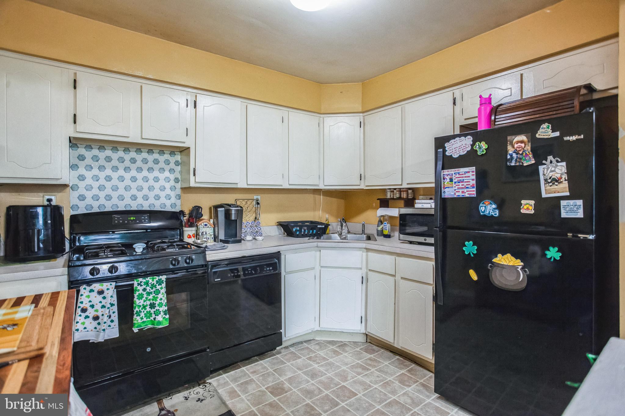12069 Abby Road Philadelphia, PA 19154 - Photo 8 of 30 First Floor - Kitchen