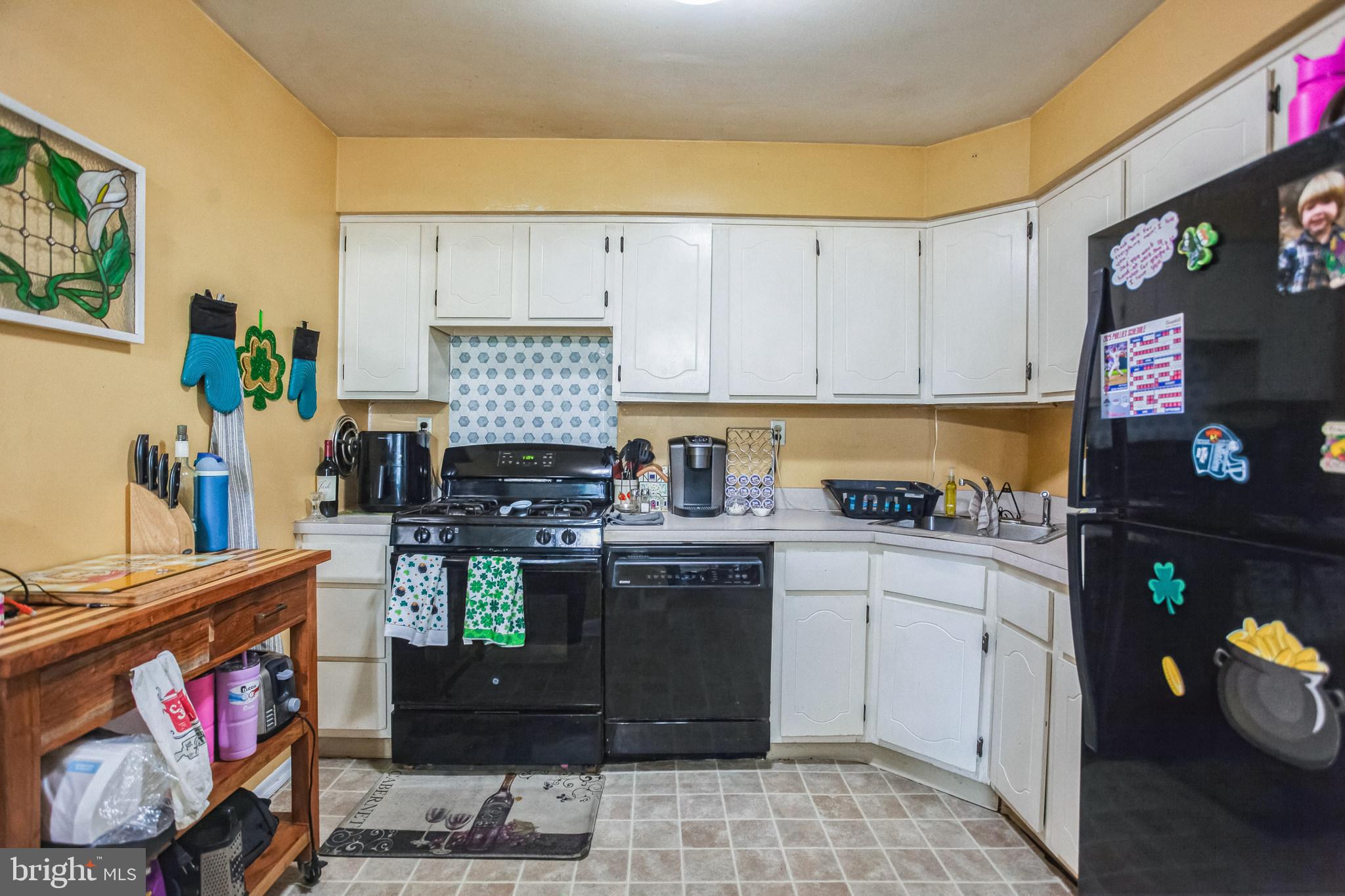 12069 Abby Road Philadelphia, PA 19154 - Photo 9 of 30 First Floor - Kitchen