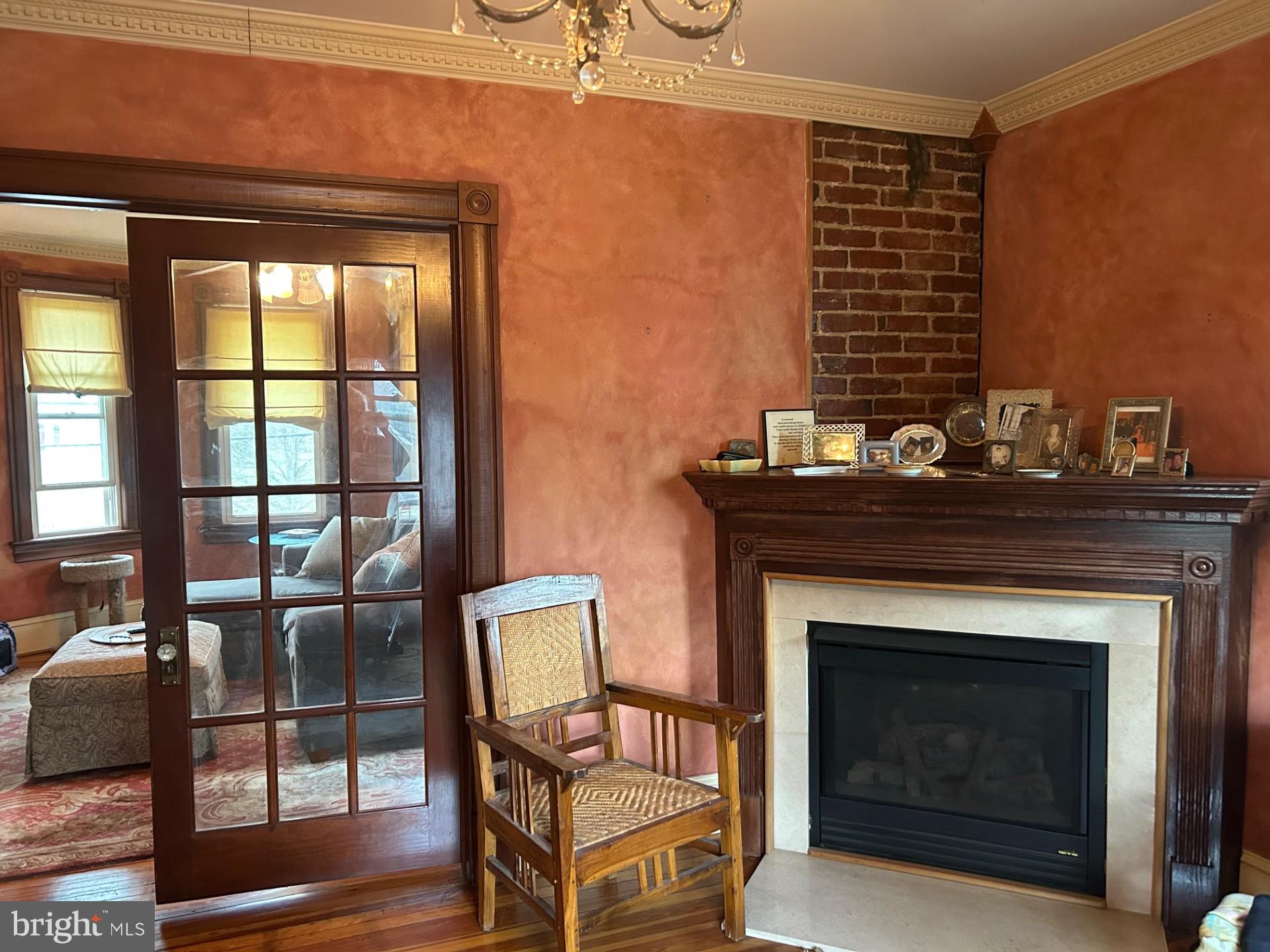 4808 Riverdale Road Riverdale, MD 20737 - Photo 21 of 45 Primary w view to sitting rm