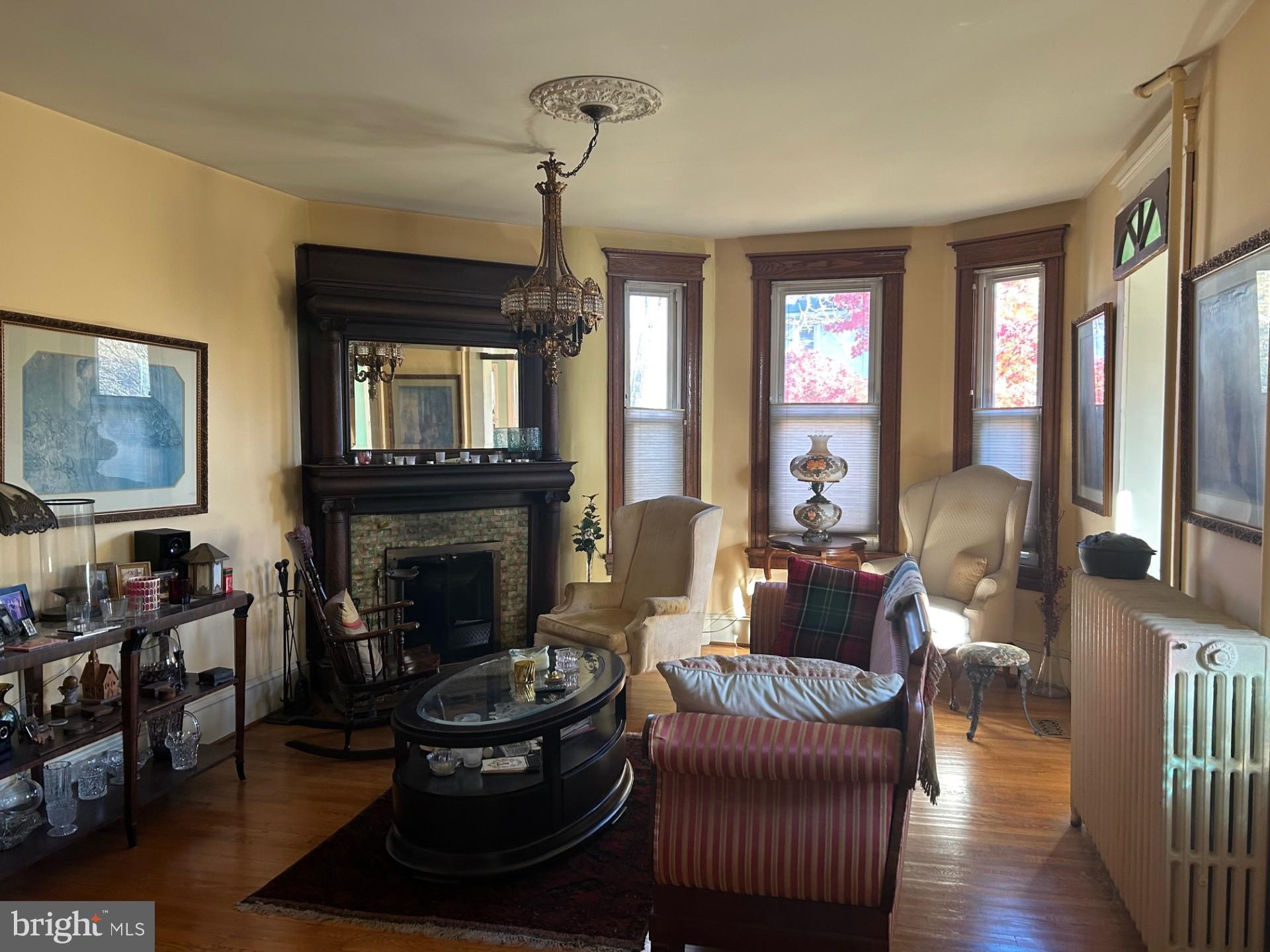 4808 Riverdale Road Riverdale, MD 20737 - Photo 4 of 45 Liv Rm w FP and bay wdw