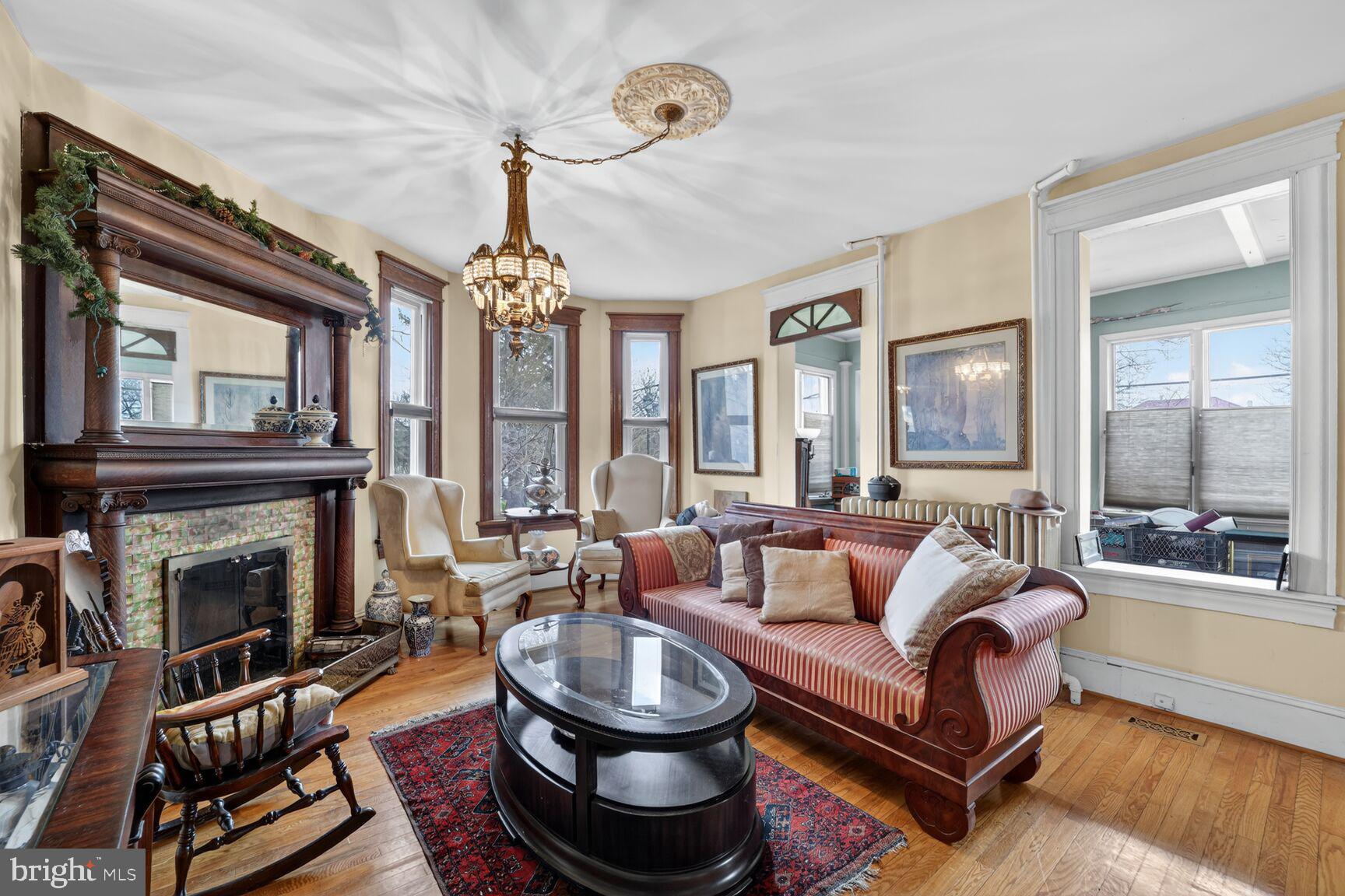 4808 Riverdale Road Riverdale, MD 20737 - Photo 5 of 45 Liv Rm