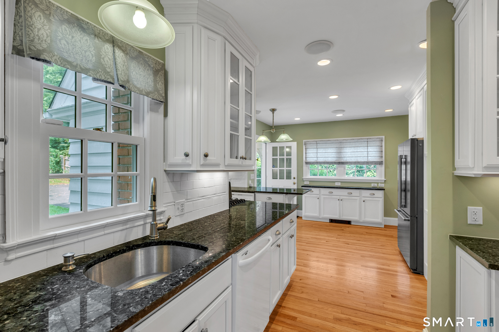 25 Walbridge Road West Hartford, CT 06119 - Photo 12 of 40 Gallery Image 12