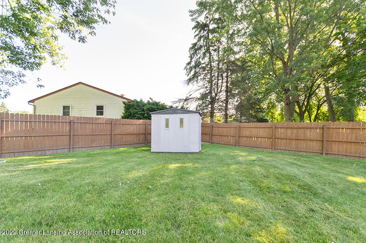 4512 Gull Road Lansing, MI 48917 - Photo 3 of 32 _DSC6246