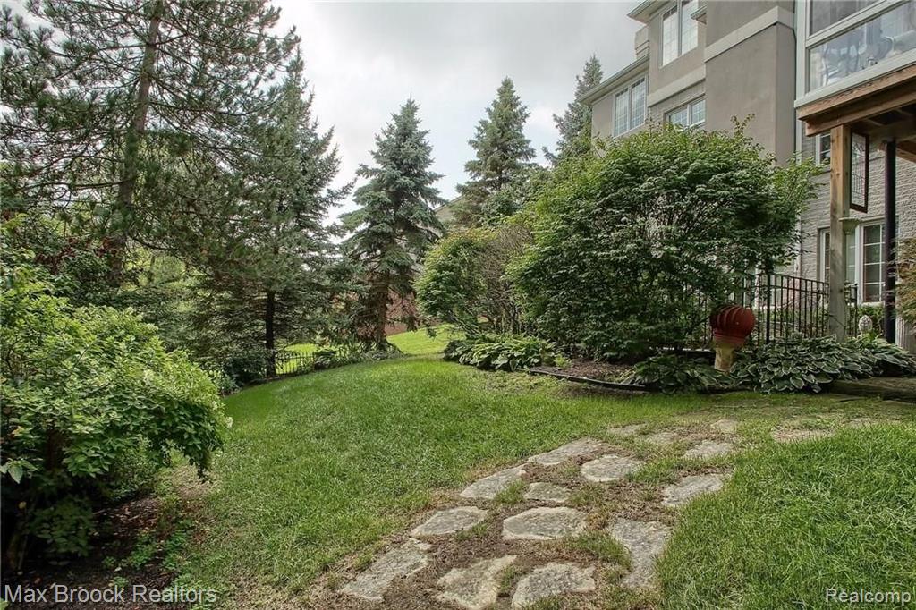 30755 Country Ridge Circle Farmington Hills, MI 48331 - Photo 41 of 42