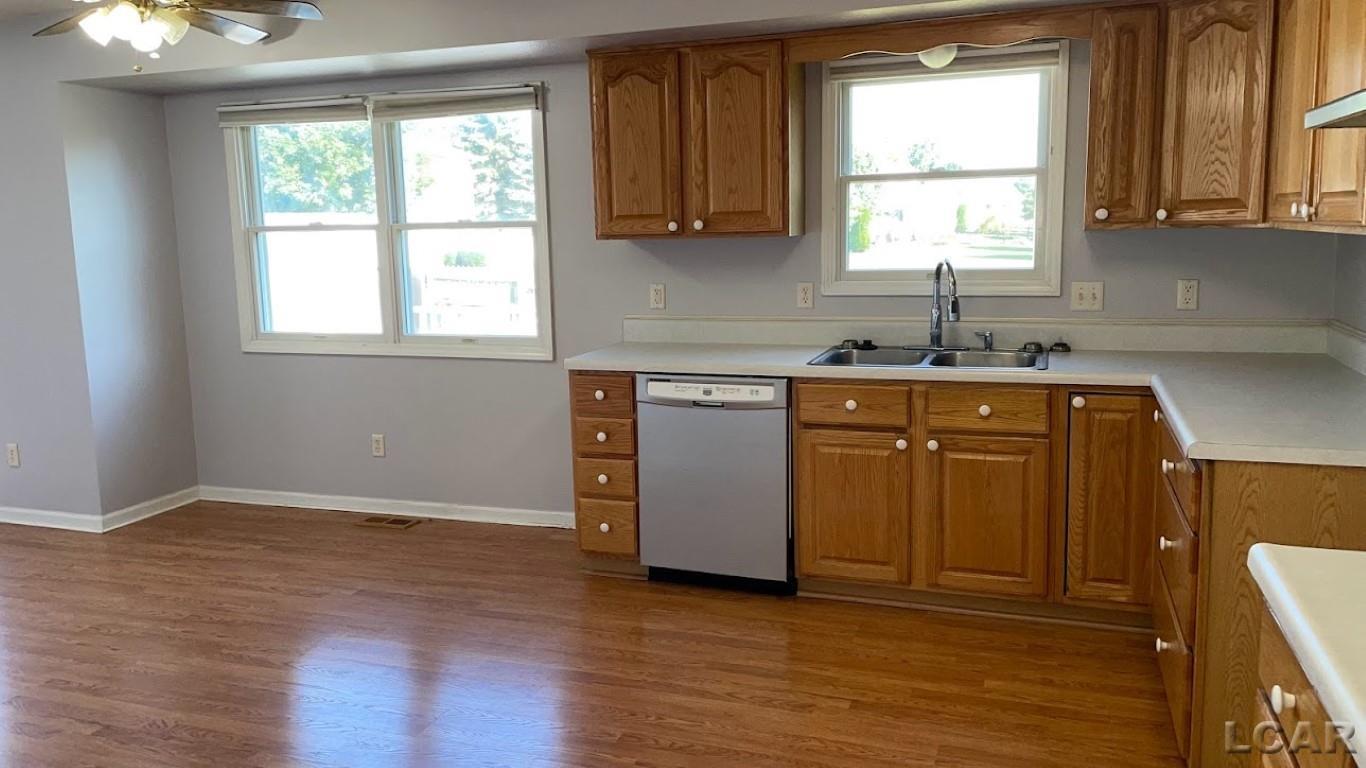 3520 Hunt Road Adrian, MI 49221 - Photo 9 of 33 50088395-8.JPG
