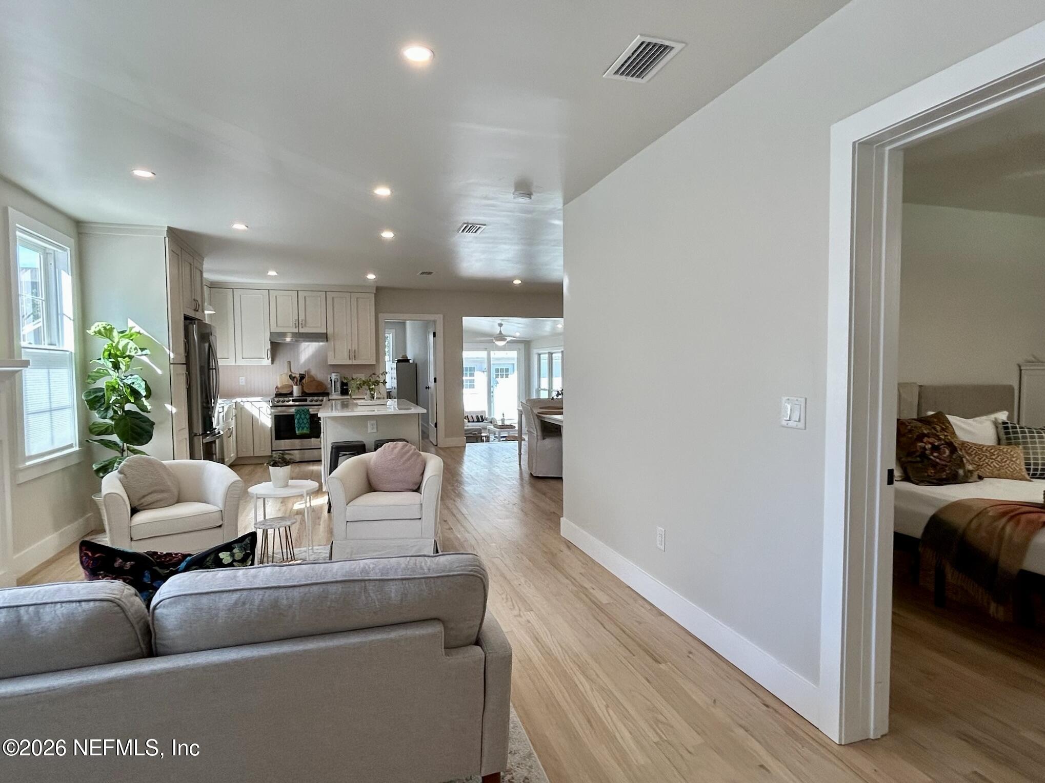 1011 Inwood Terrace Jacksonville, FL 32207 - Photo 4 of 56 IMG_7167