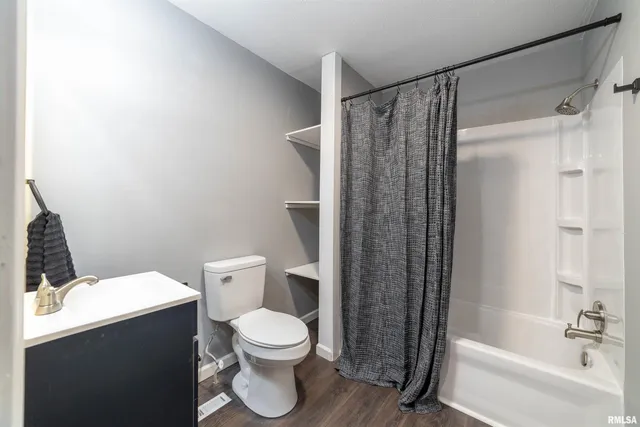 $100,000 | 509 Harrison Street, Quincy, IL 62301