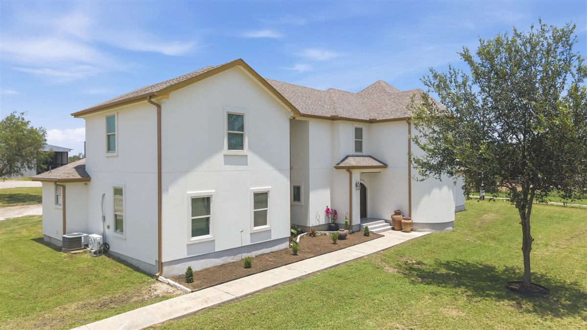 1206 Walter Hoffman Road Cedar Creek, TX 78612 - Photo 3 of 40