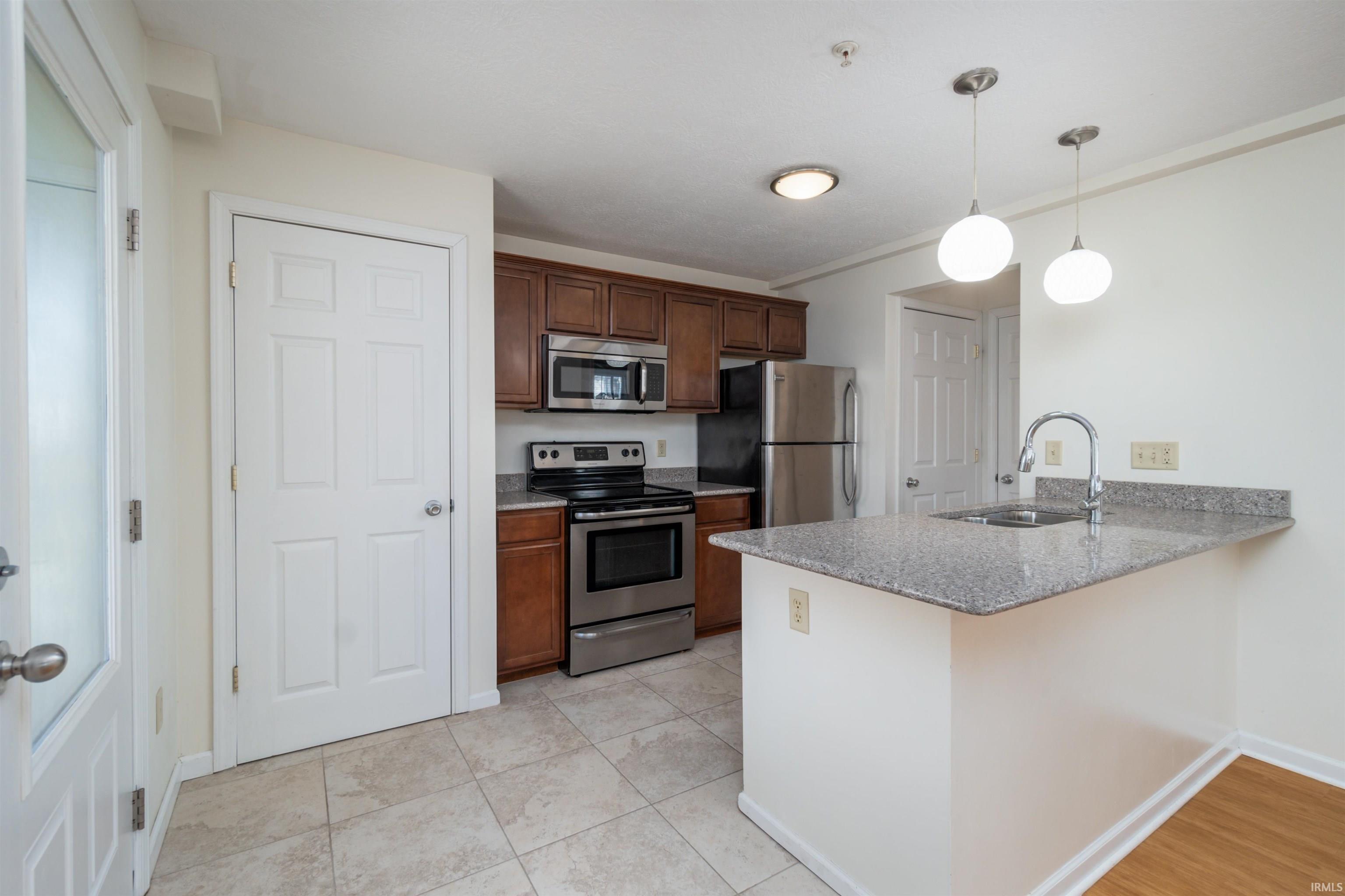406 East Hillside Dr  
