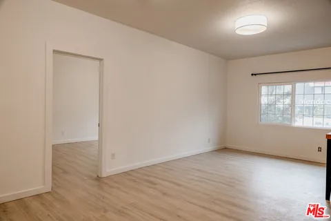 $2,195 | 4518 Hollywood Boulevard, Unit 10, Los Angeles, CA 90027