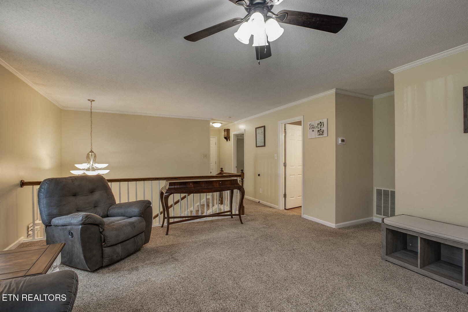 145 Van Stowe Road Harriman, TN 37748 - Photo 29 of 60 29_VanStoweRoad_145_Living03