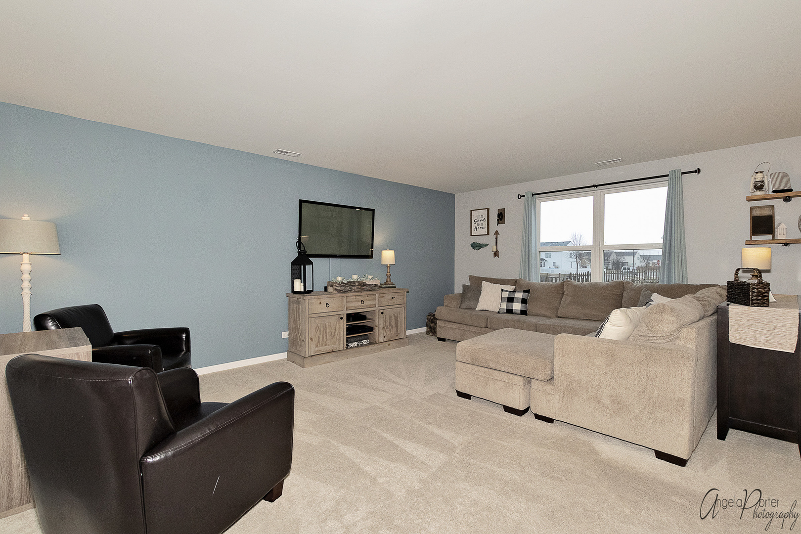 1782 Roger Road Woodstock, IL 60098 - Photo 3 of 24