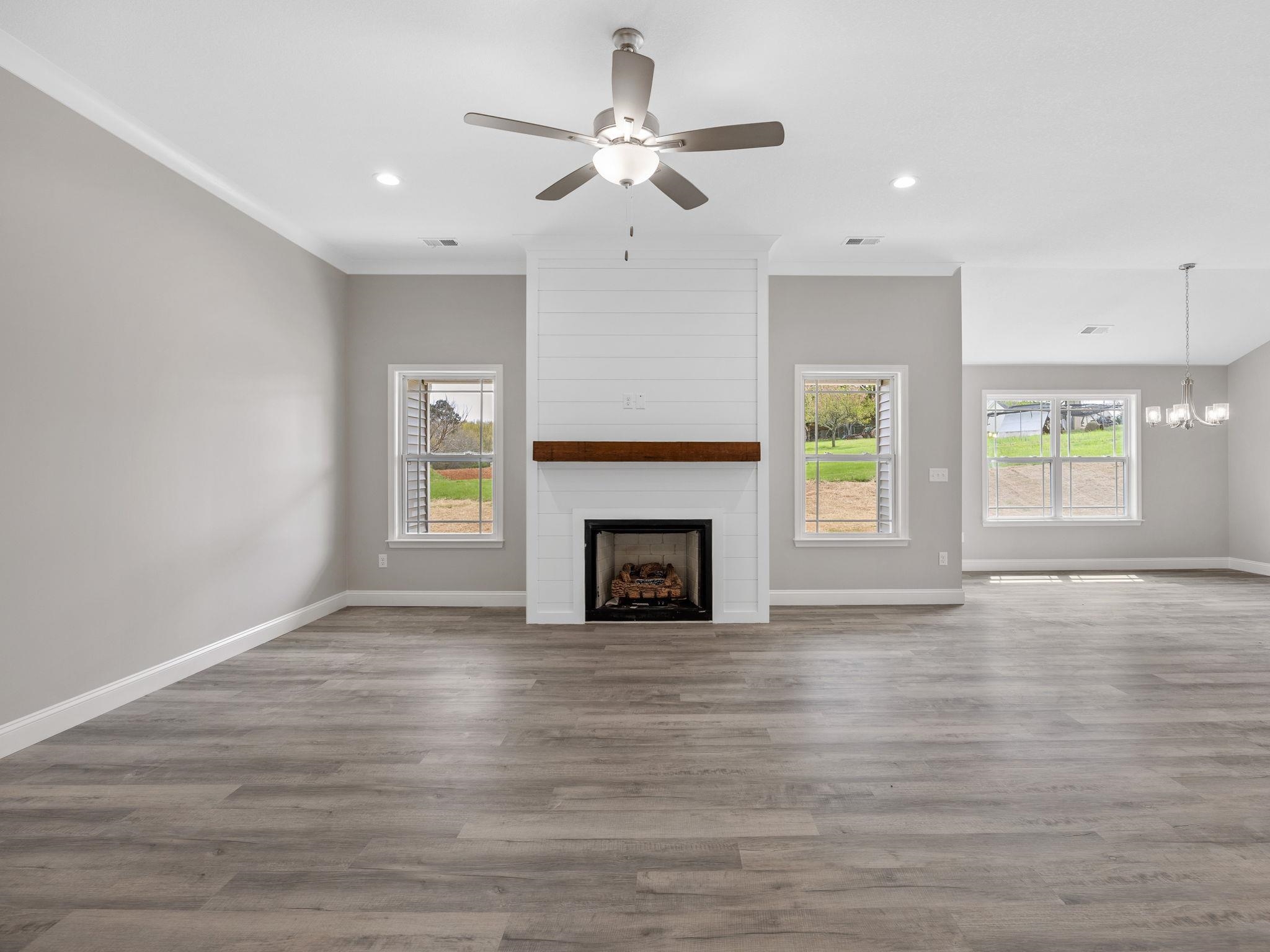 650 Hammett Road Wellford, SC 29385 - Photo 13 of 35