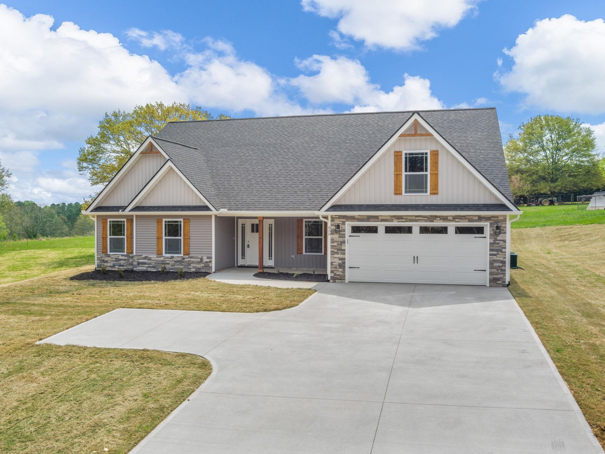 650 Hammett Road Wellford, SC 29385 - Photo 2 of 35