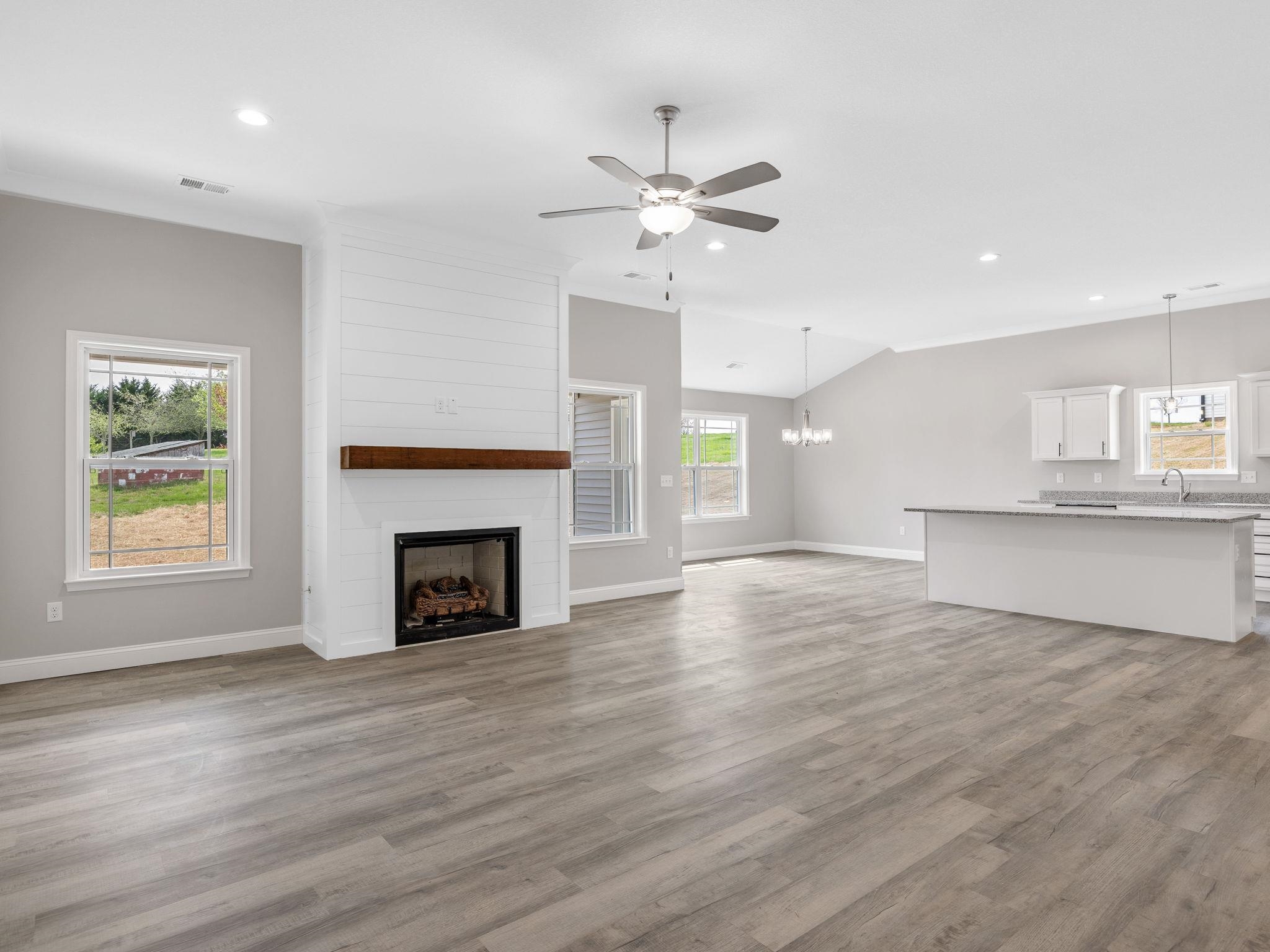 650 Hammett Road Wellford, SC 29385 - Photo 6 of 35