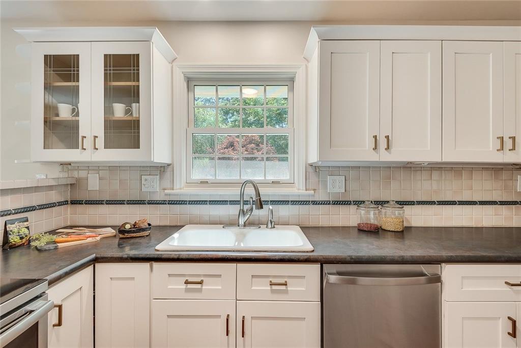1275 Oak Grove Drive Decatur, GA 30033 - Photo 7 of 49