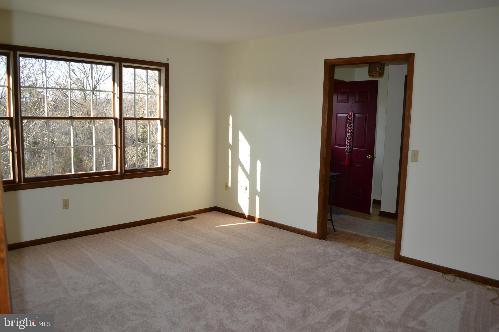 9743 Conde Road Marshall, VA 20115 - Photo 7 of 30 Living Room