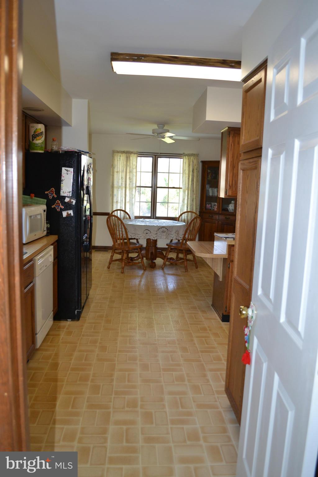 9743 Conde Road Marshall, VA 20115 - Photo 8 of 30 Kitchen