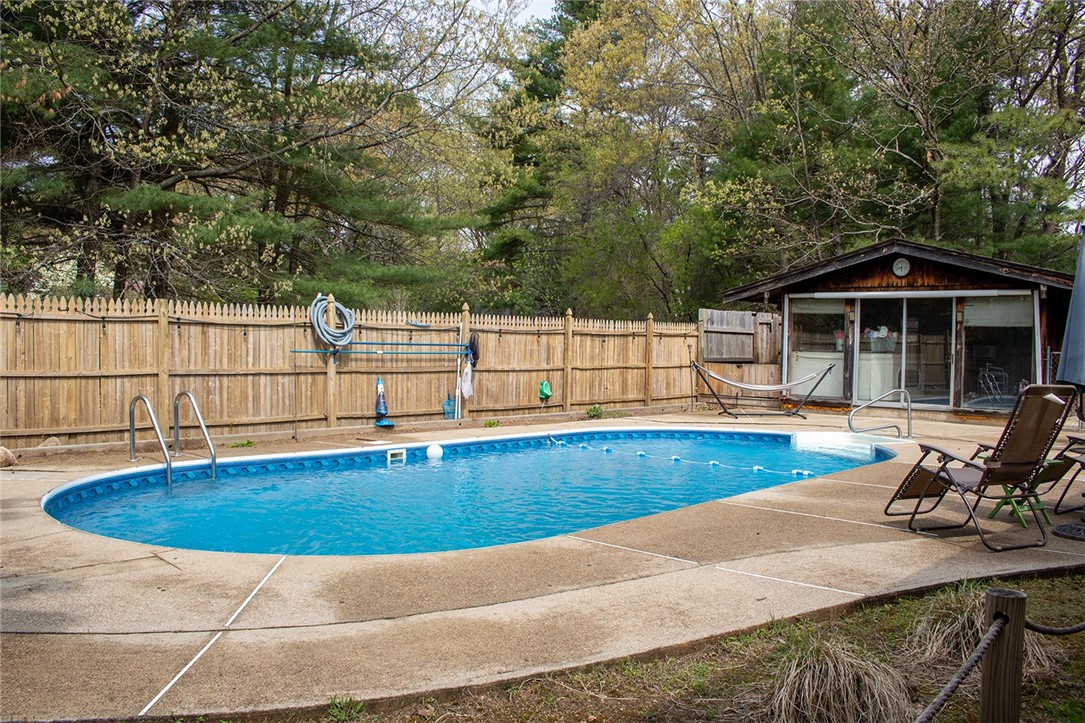 27 Club House Road Coventry, RI 02816 - Photo 3 of 48