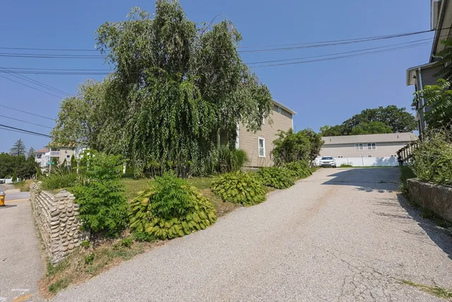 $279,900 | 107 Lake Street, Unit B, Webster, MA 01570