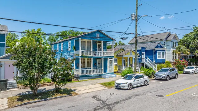$699,999 | 200 Fishburne Street, Charleston, SC 29403