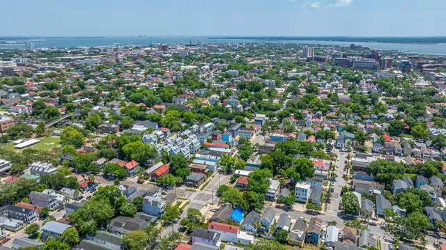 $699,999 | 200 Fishburne Street, Charleston, SC 29403
