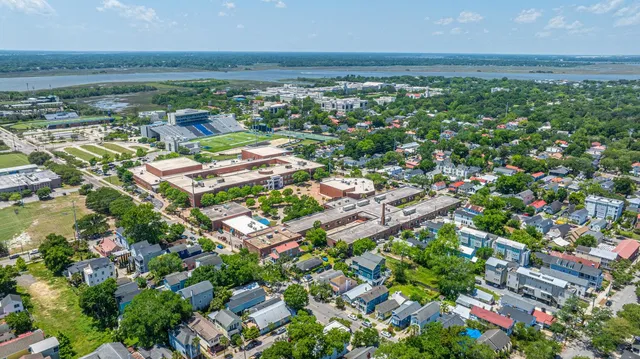 $699,999 | 200 Fishburne Street, Charleston, SC 29403