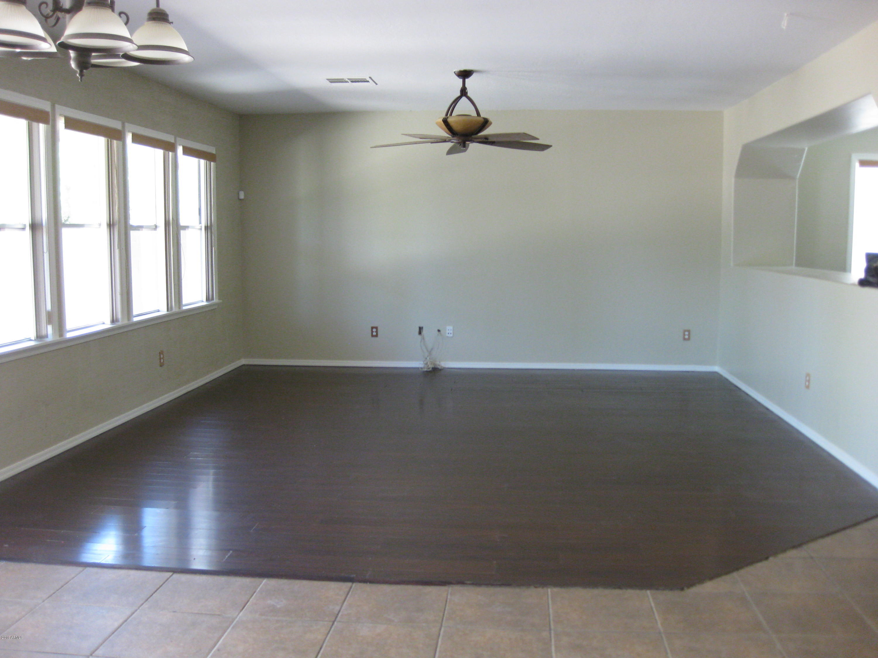 4022 West Vineyard Road Phoenix, AZ 85041 - Photo 9 of 24 Vineyard-Family Room