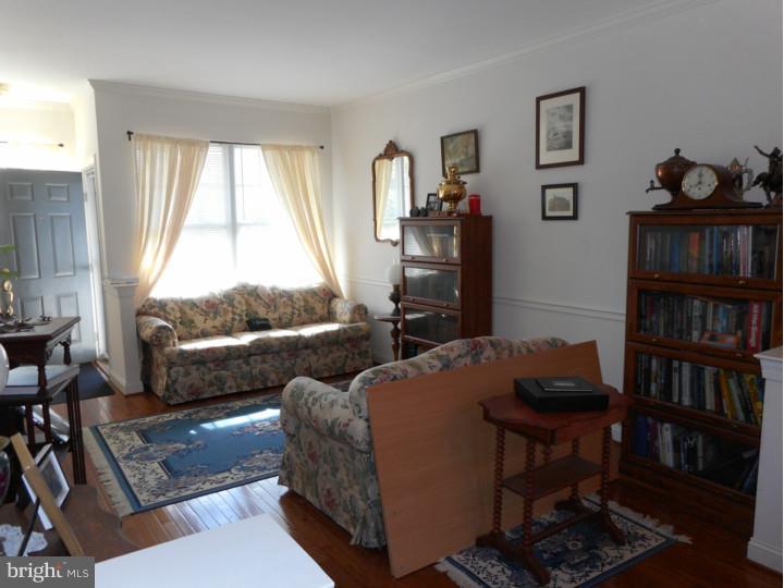 72 Chapel Hill Road Mount Laurel, NJ 08054 - Photo 3 of 20 Living Room