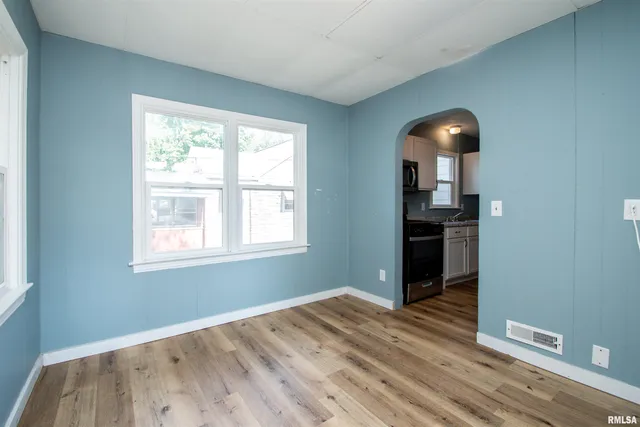 $100,000 | 3423 North El Vista Avenue, Peoria, IL 61604