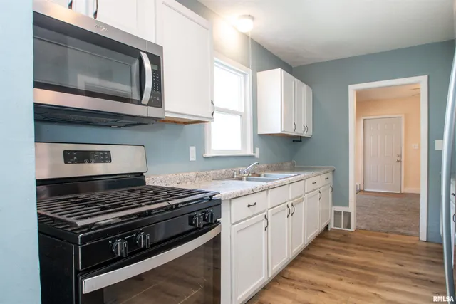 $100,000 | 3423 North El Vista Avenue, Peoria, IL 61604