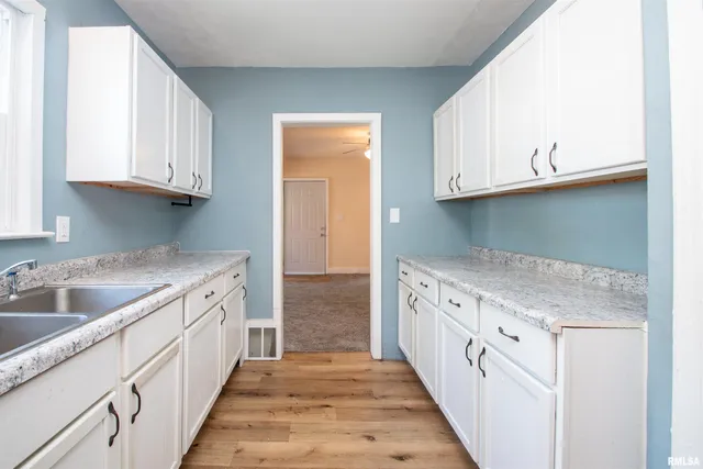 $100,000 | 3423 North El Vista Avenue, Peoria, IL 61604