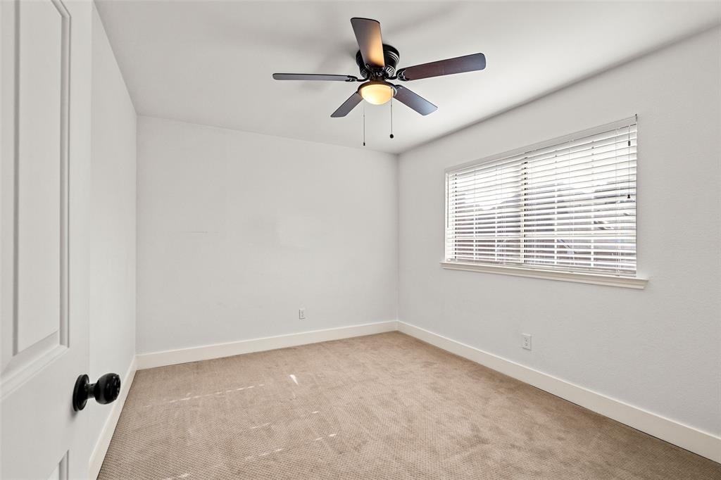 381 Arbor Lane Euless, TX 76039 - Photo 24 of 38