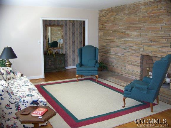 914 Old Fort Road Fairview, NC 28730 - Photo 4 of 24 Gallery Image 4