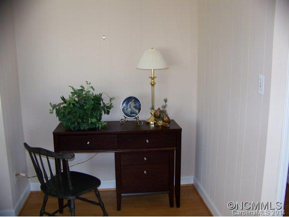 914 Old Fort Road Fairview, NC 28730 - Photo 5 of 24 Gallery Image 5