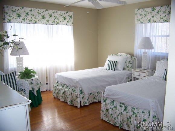 914 Old Fort Road Fairview, NC 28730 - Photo 8 of 24 Gallery Image 8