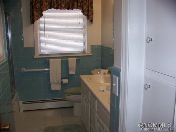 914 Old Fort Road Fairview, NC 28730 - Photo 10 of 24 Gallery Image 10