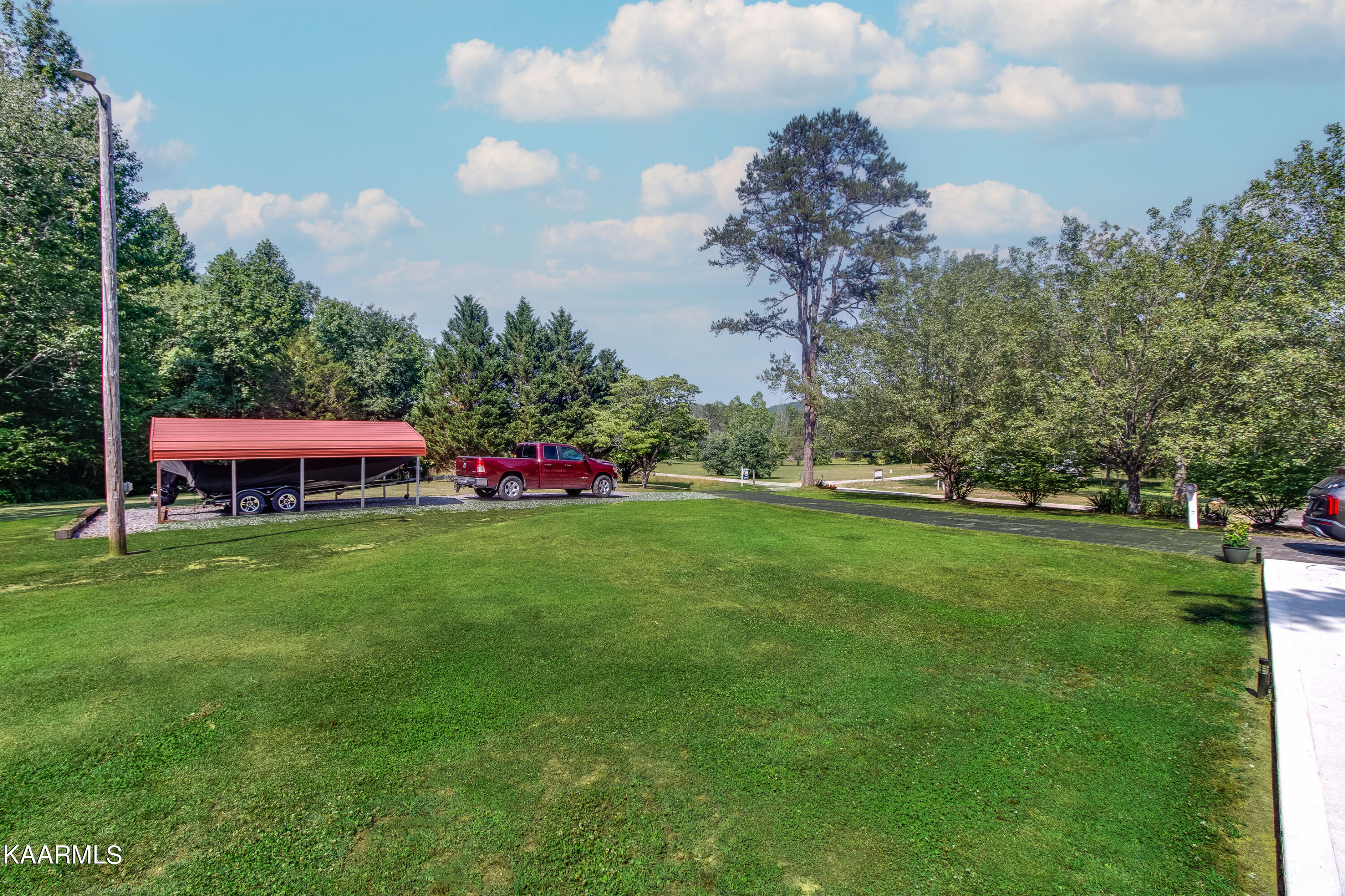 2940 River Road Ten Mile, TN 37880 - Photo 2 of 17 side of house