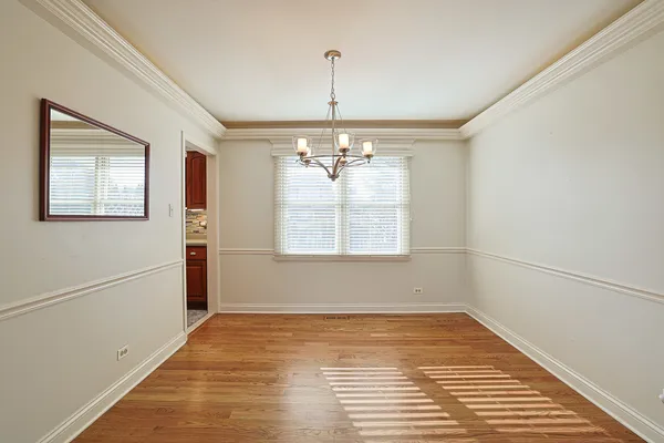 $613,000 | 1526 Gainesboro Drive, Wheaton, IL 60189