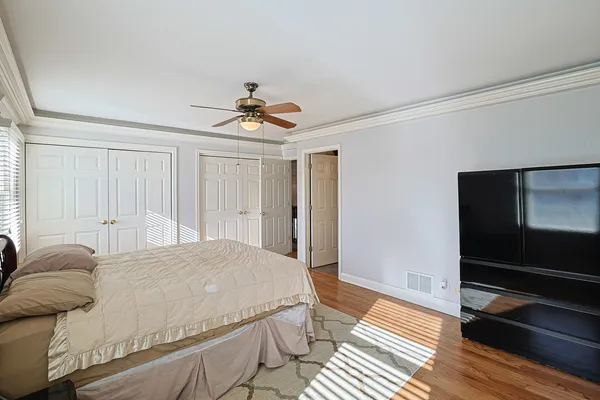 $613,000 | 1526 Gainesboro Drive, Wheaton, IL 60189