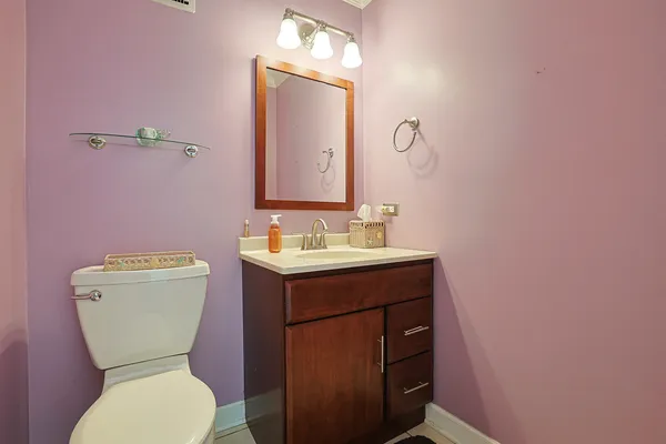 $613,000 | 1526 Gainesboro Drive, Wheaton, IL 60189