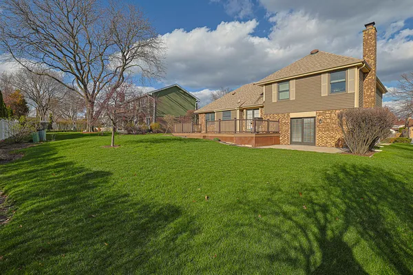$613,000 | 1526 Gainesboro Drive, Wheaton, IL 60189