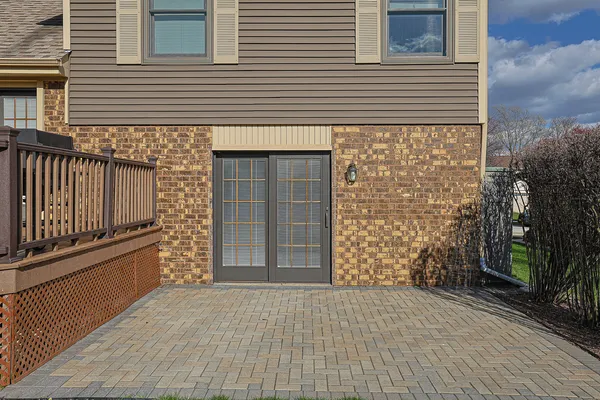$613,000 | 1526 Gainesboro Drive, Wheaton, IL 60189
