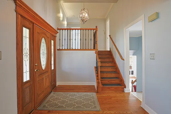 $613,000 | 1526 Gainesboro Drive, Wheaton, IL 60189