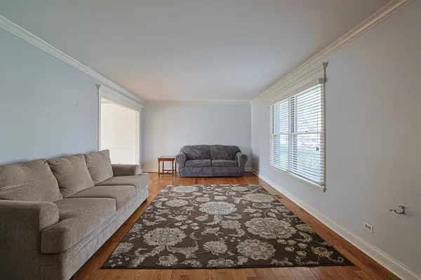 $613,000 | 1526 Gainesboro Drive, Wheaton, IL 60189