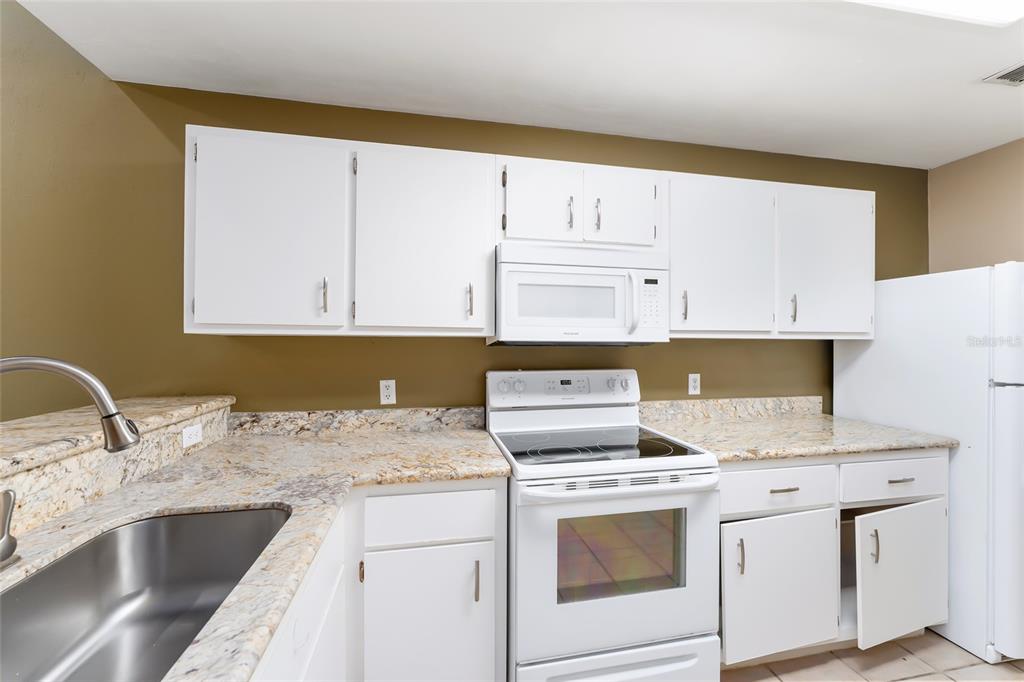 4700 Southwest Archer Road, Unit 13 Gainesville, FL 32608 - Photo 11 of 41