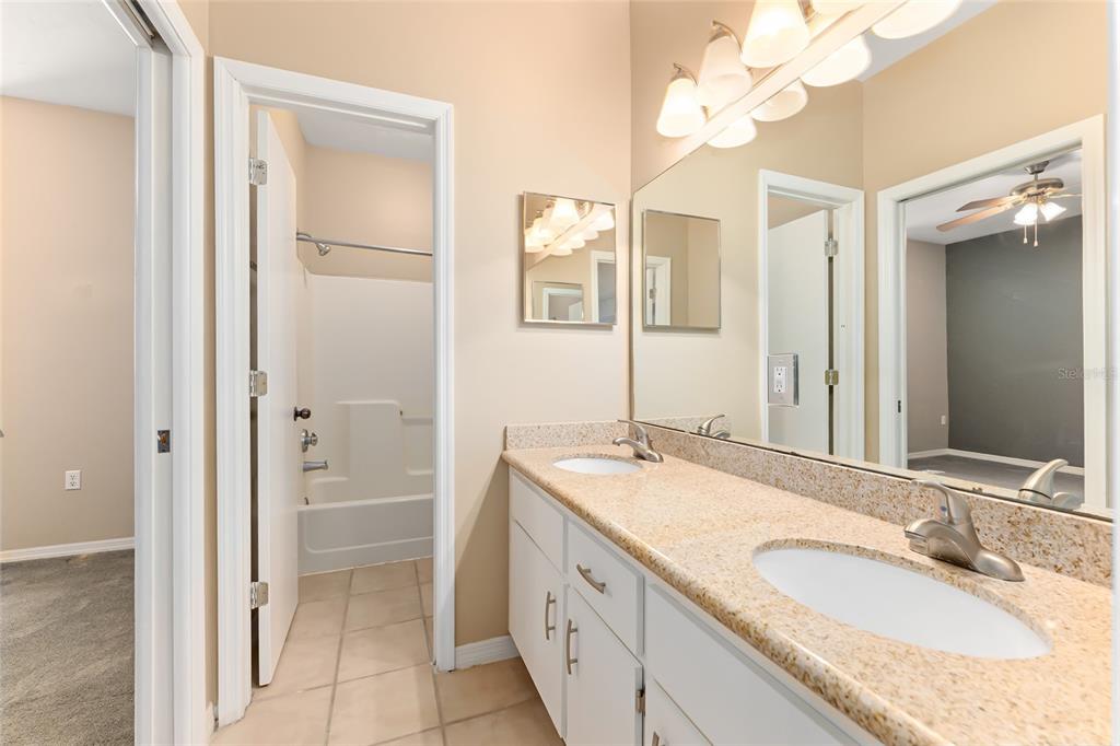 4700 Southwest Archer Road, Unit 13 Gainesville, FL 32608 - Photo 31 of 41