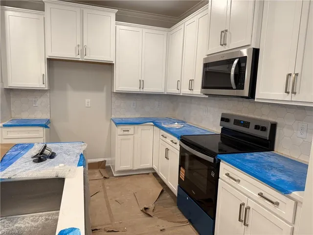 $389,990 | 202 Oakdale Frst Court, Jamestown, NC 27282