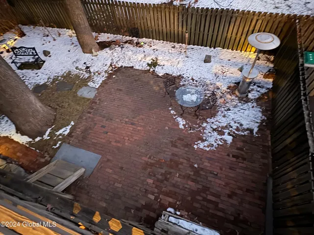 $1,900 | 21 Park Place, Unit 2, Saratoga Springs, NY 12866